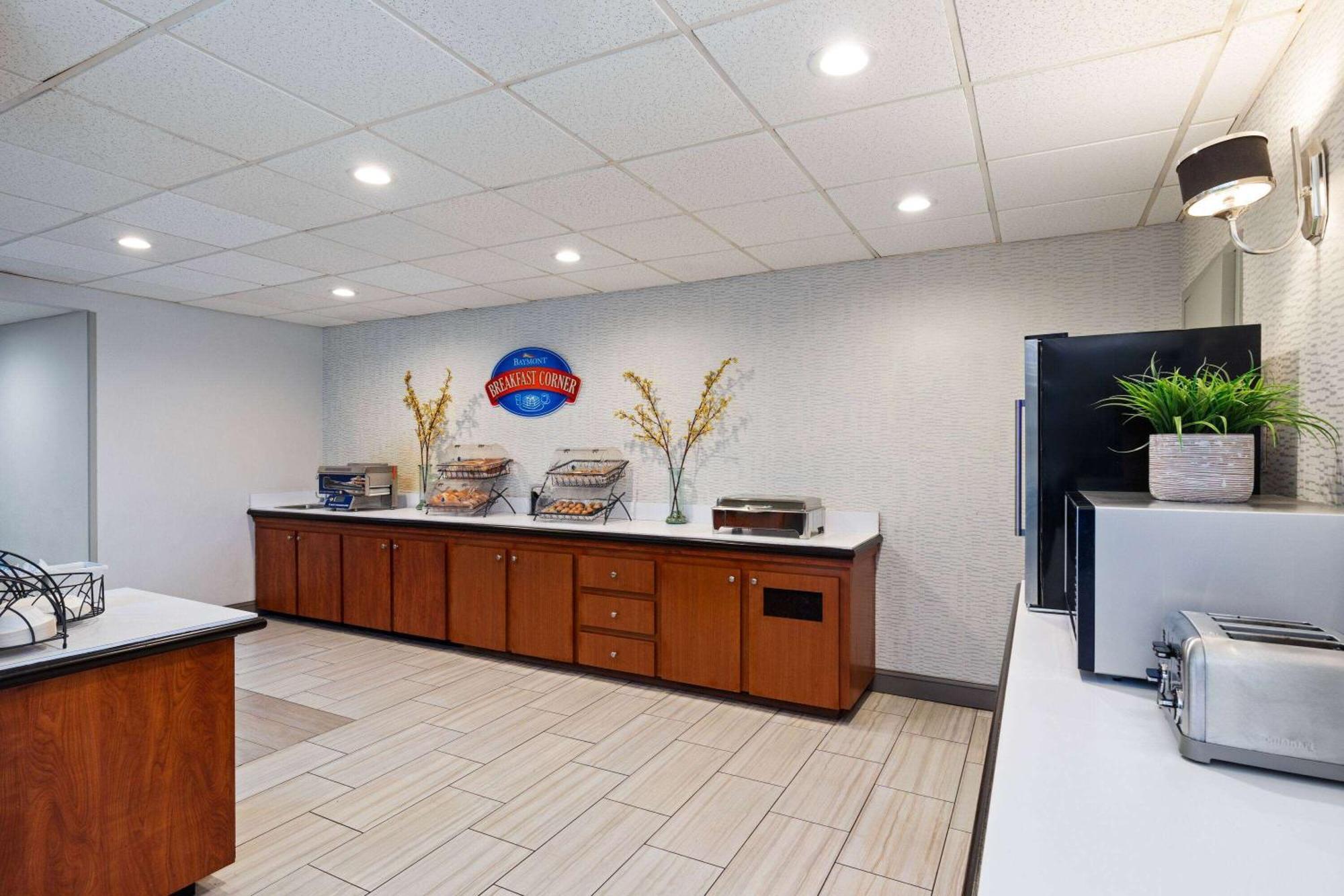 Baymont By Wyndham Nashville Airport Exteriör bild