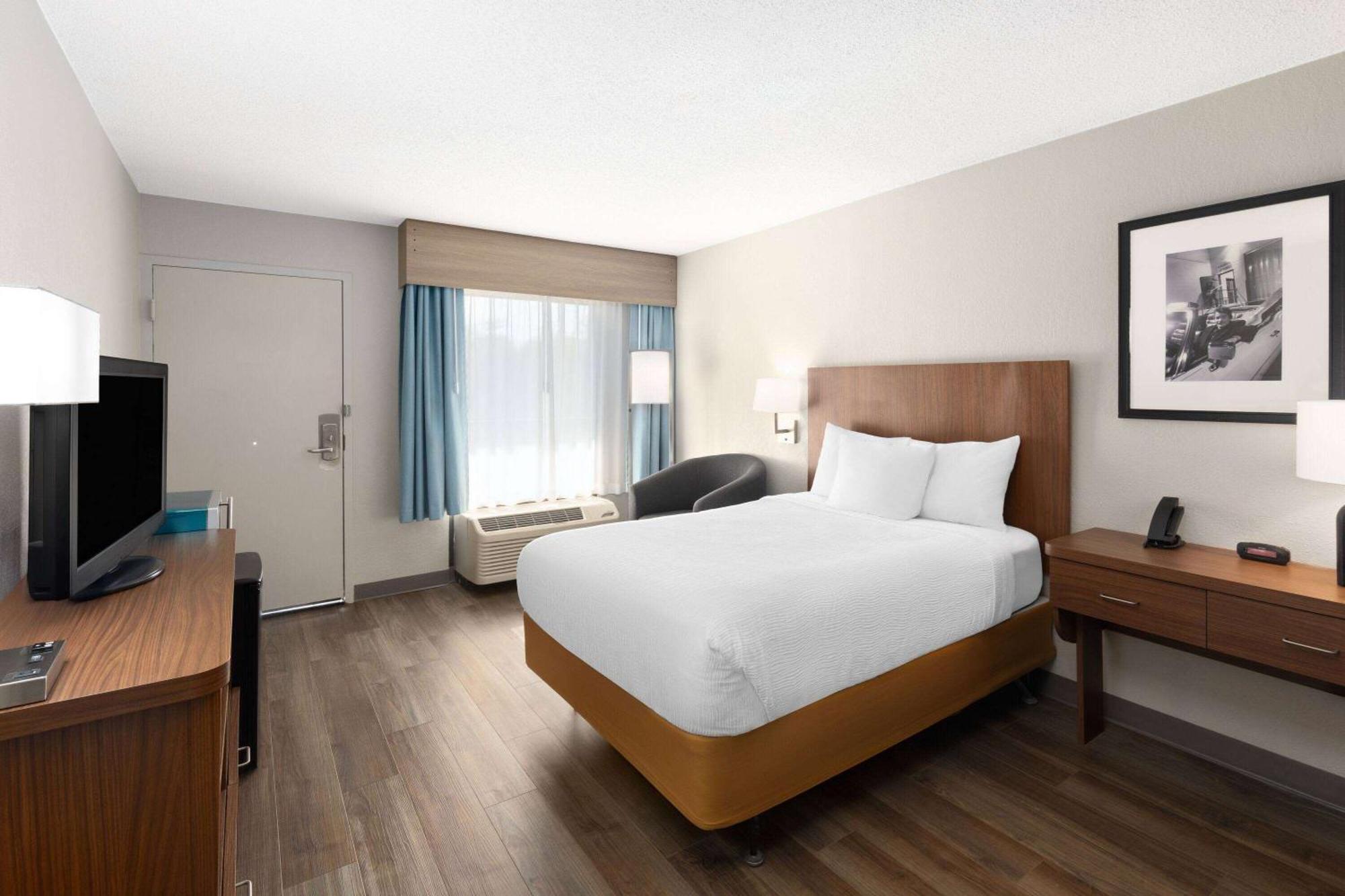 Baymont By Wyndham Nashville Airport Exteriör bild
