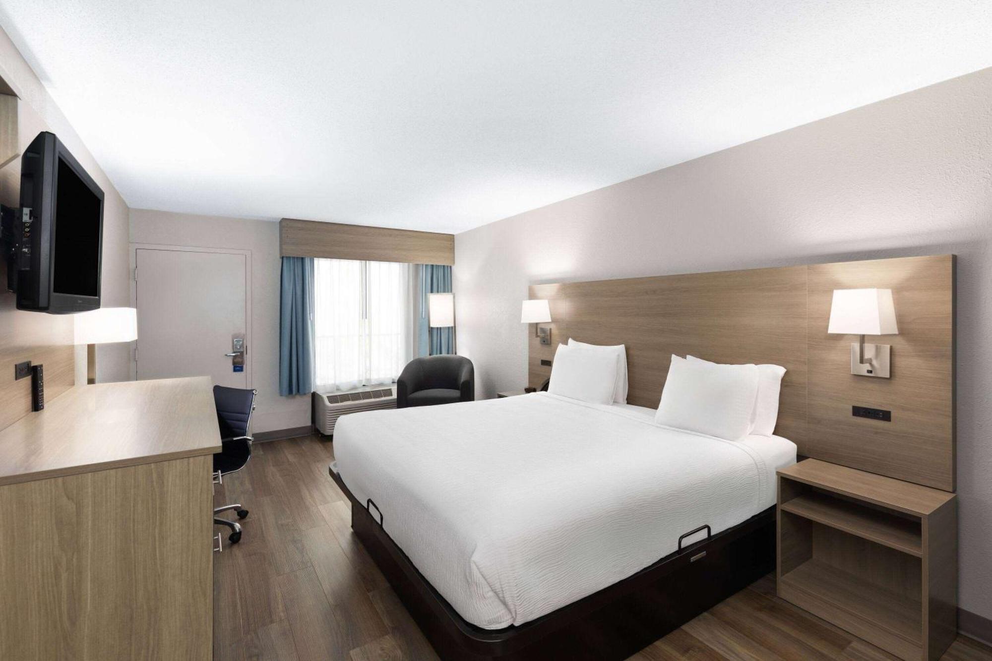 Baymont By Wyndham Nashville Airport Exteriör bild